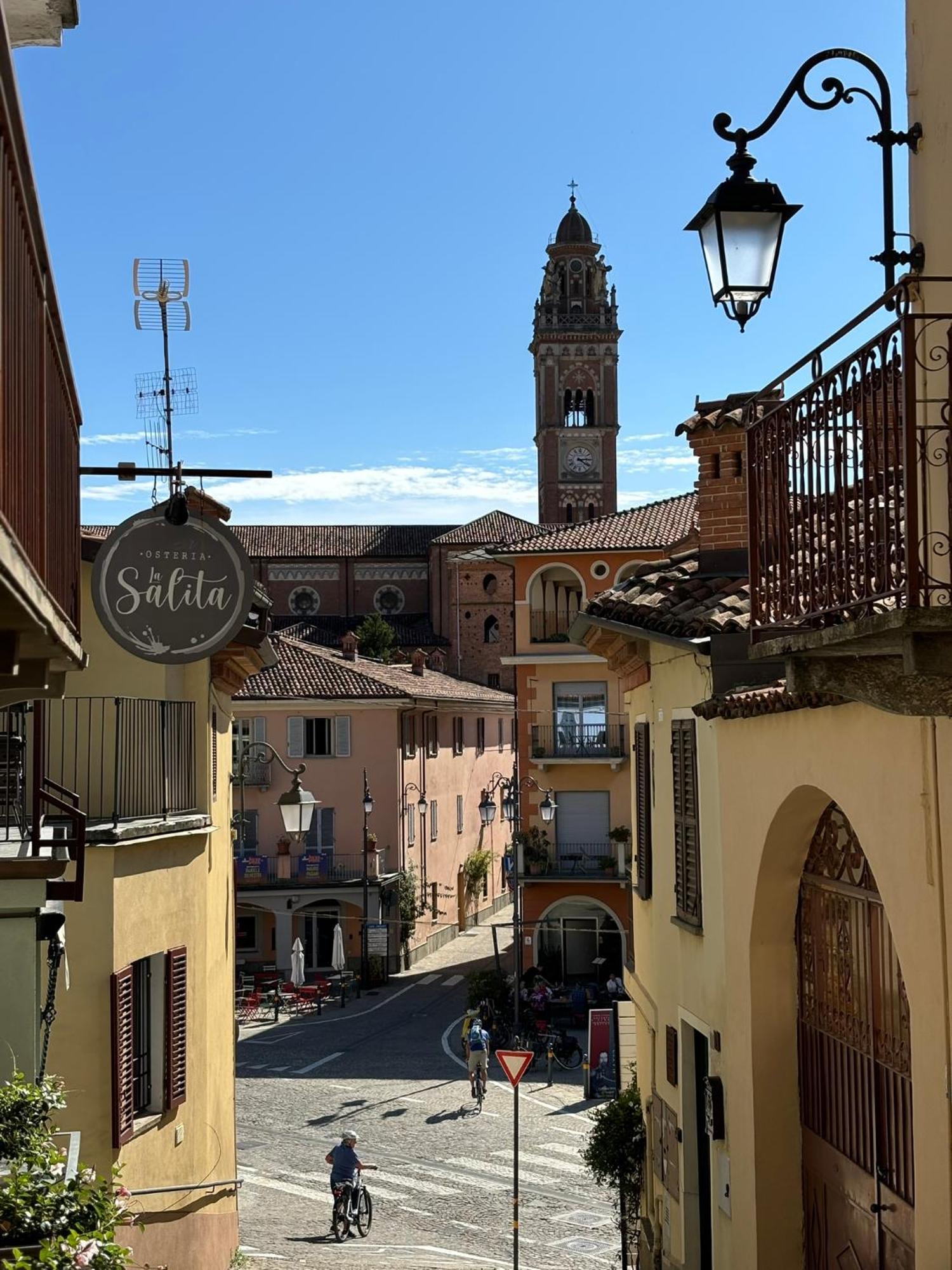 Appartamento "La Poesia Della Terra" Monforte dʼAlba Dış mekan fotoğraf